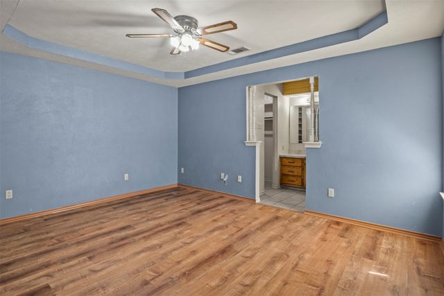 500 Sunflower Street, Red Oak, TX 75154