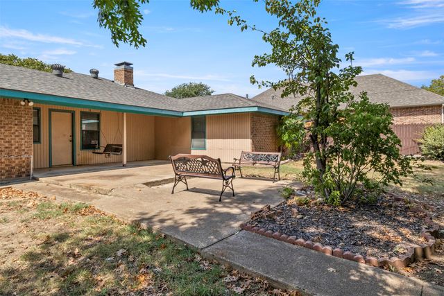 500 Sunflower Street, Red Oak, TX 75154