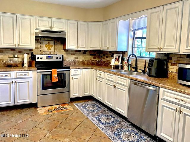 2107 Sheppard Boulevard, Picayune, MS 39466