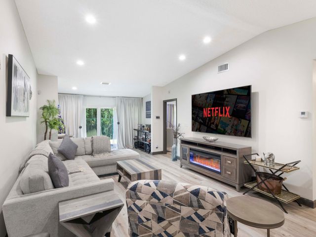 8652 Overset Lane, Boca Raton, FL 33496