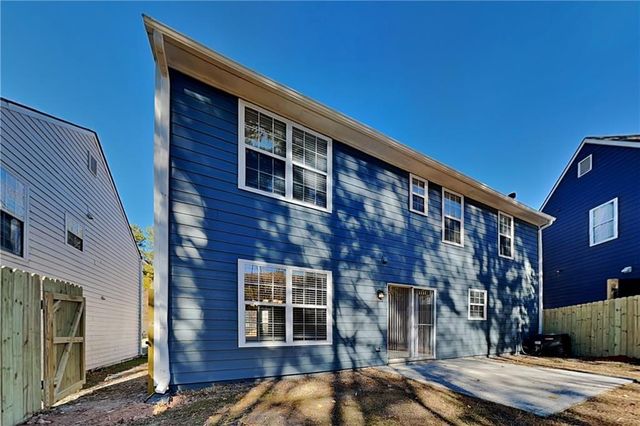 5260 Harbins Point NW Lane, Lilburn, GA 30047