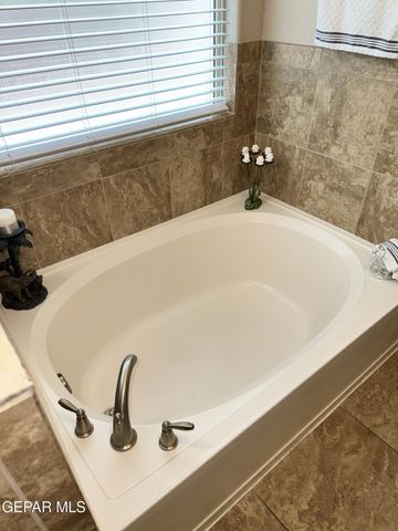 3138 Hidden Creek Drive, El Paso, TX 79938
