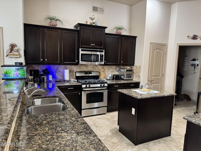 3138 Hidden Creek Drive, El Paso, TX 79938