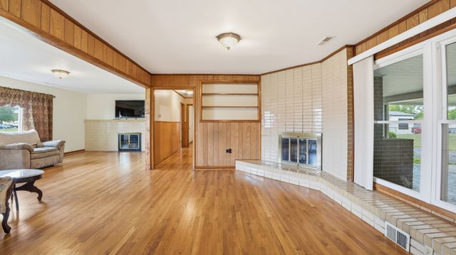 1401 Kefauver St, Manchester, TN 37355