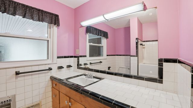 1401 Kefauver St, Manchester, TN 37355