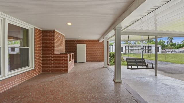 1401 Kefauver St, Manchester, TN 37355