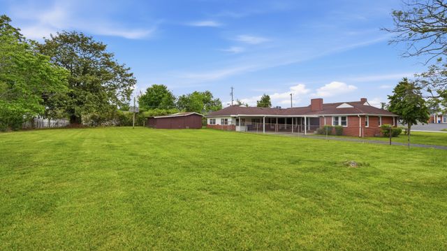 1401 Kefauver St, Manchester, TN 37355