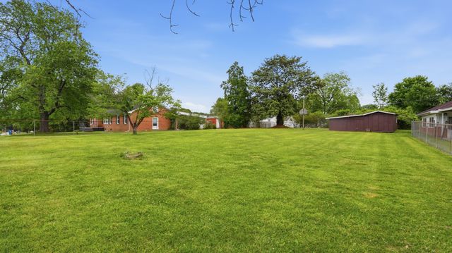 1401 Kefauver St, Manchester, TN 37355