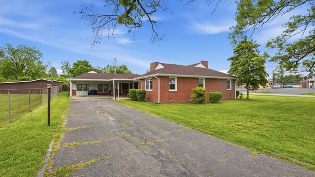 1401 Kefauver St, Manchester, TN 37355