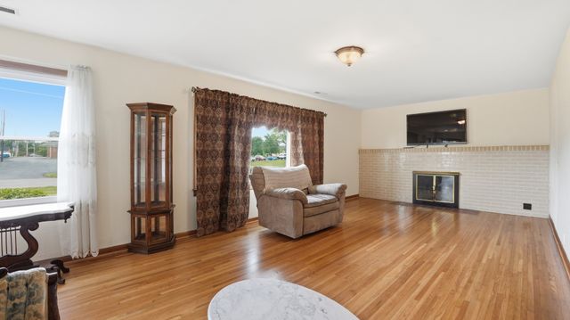1401 Kefauver St, Manchester, TN 37355