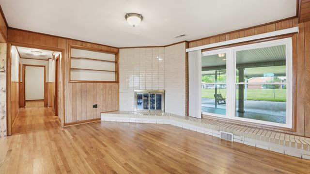 1401 Kefauver St, Manchester, TN 37355