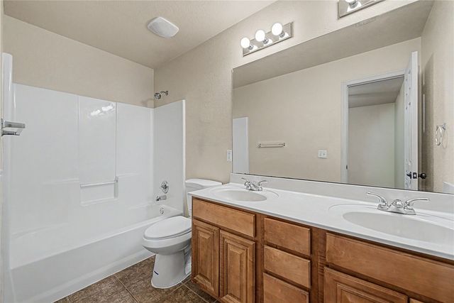 1662 & 1664 Evening Shade Drive, Fayetteville, AR 72703