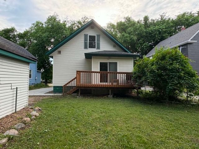 1015 12th Street N, Fargo, ND 58102