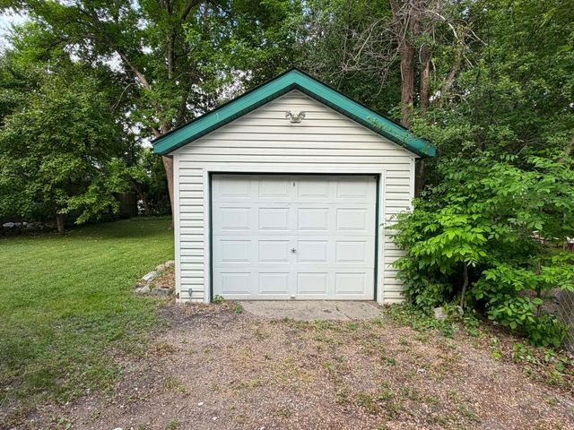 1015 12th Street N, Fargo, ND 58102