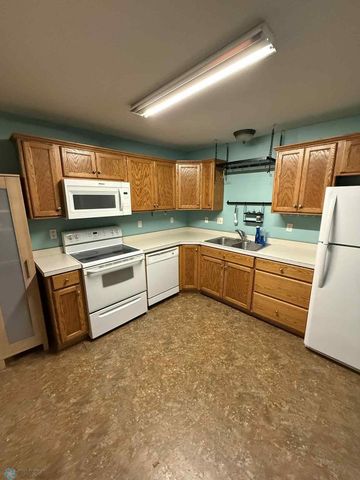 1015 12th Street N, Fargo, ND 58102