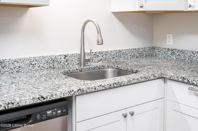 411 Highwood Dr, Louisville, KY 40206