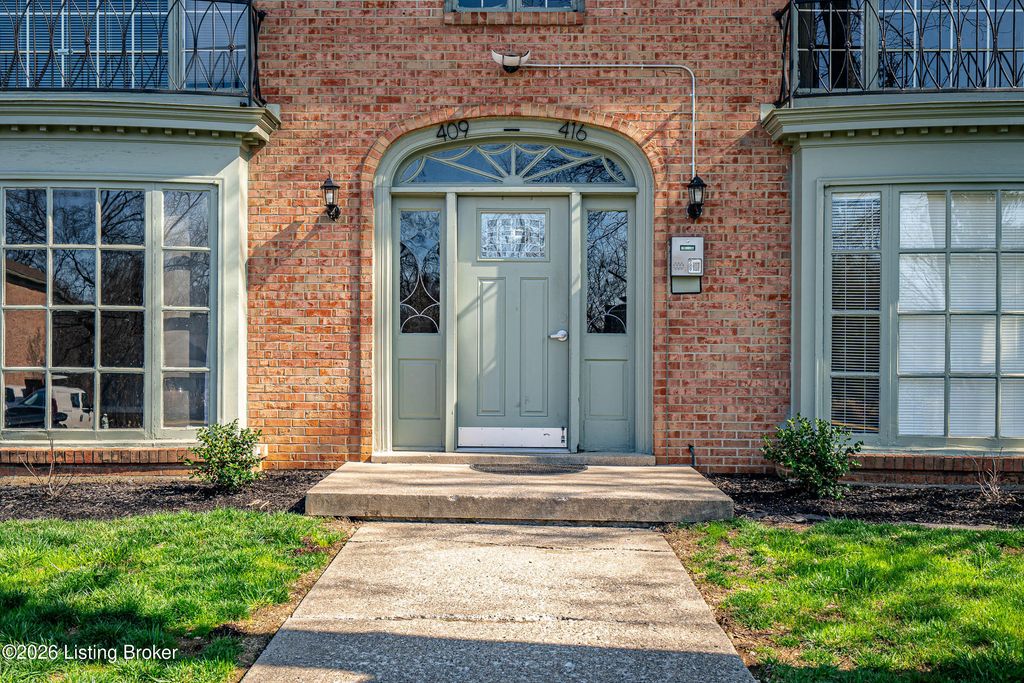 411 Highwood Dr, Louisville, KY 40206