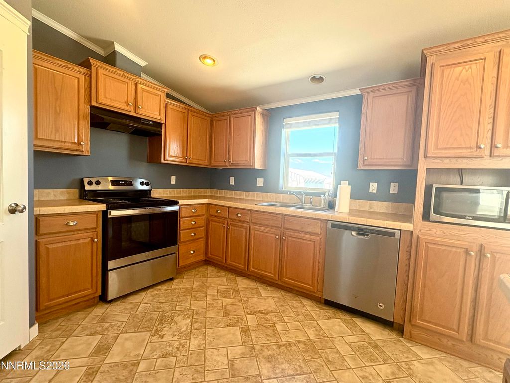Image 10 of property listing at 575 N Meridian Road, Lovelock, NV 89419