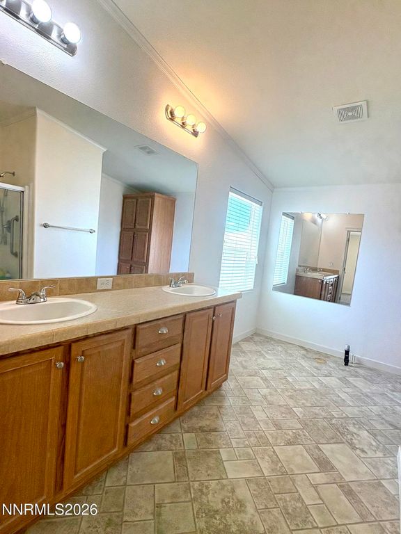 Image 16 of property listing at 575 N Meridian Road, Lovelock, NV 89419