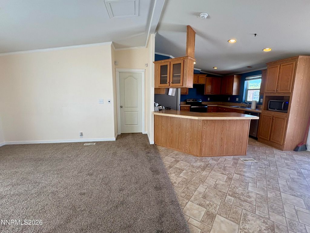 Image 7 of property listing at 575 N Meridian Road, Lovelock, NV 89419