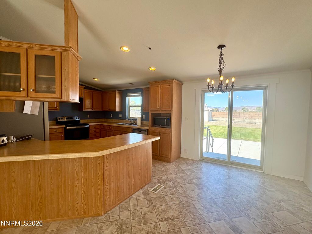 Image 9 of property listing at 575 N Meridian Road, Lovelock, NV 89419