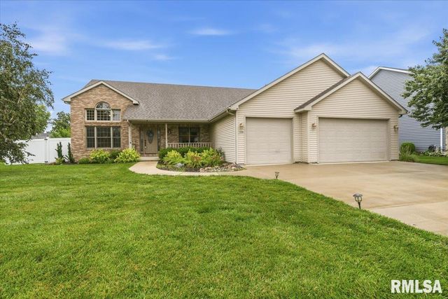228 Manor Hill Drive, Chatham, IL 62629