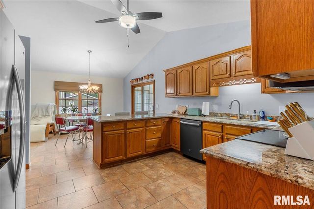 228 Manor Hill Drive, Chatham, IL 62629