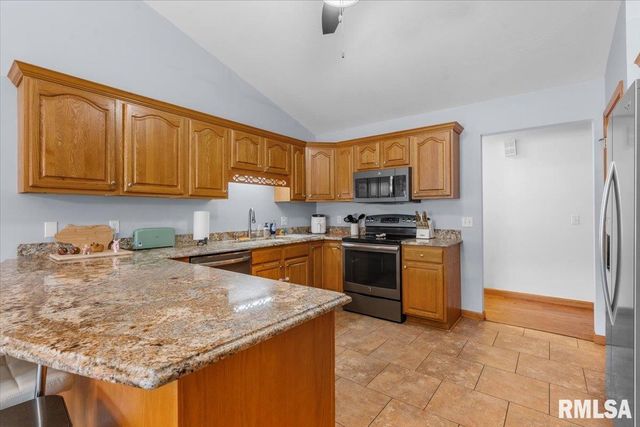 228 Manor Hill Drive, Chatham, IL 62629