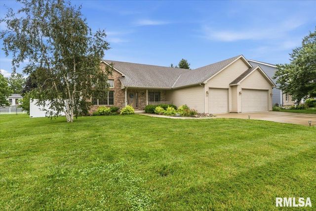 228 Manor Hill Drive, Chatham, IL 62629