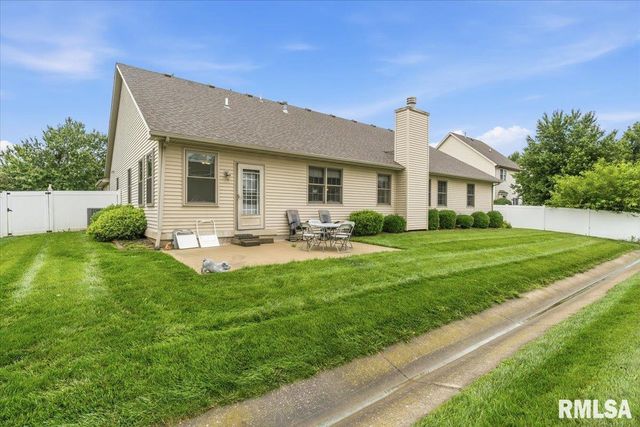 228 Manor Hill Drive, Chatham, IL 62629
