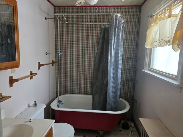 1206 Delaware Ave, New Castle, PA 16105
