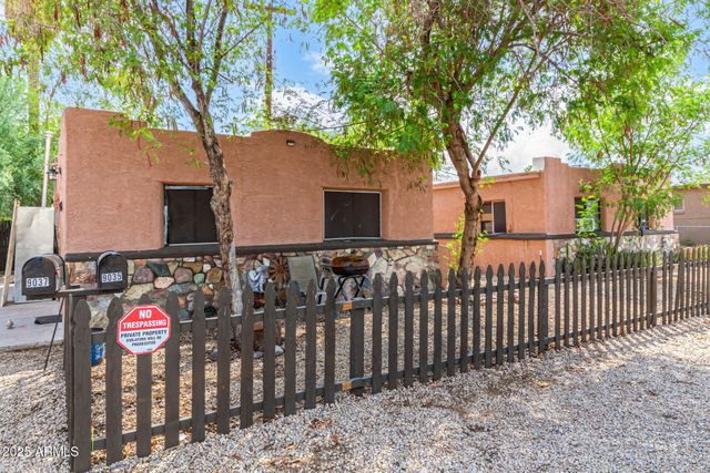 9033 N 11TH Street, Phoenix, AZ 85020