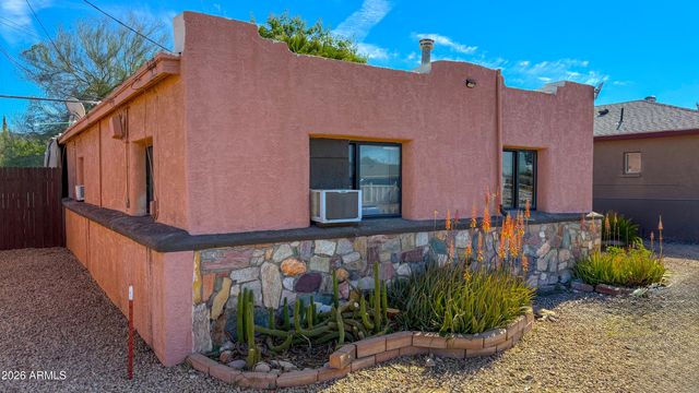 9033 N 11TH Street, Phoenix, AZ 85020