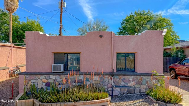 9033 N 11TH Street, Phoenix, AZ 85020