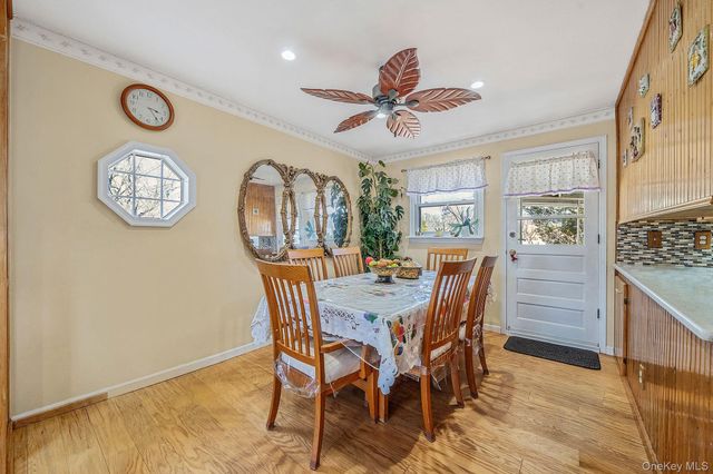 27 Trader Lane, Brentwood, NY 11717