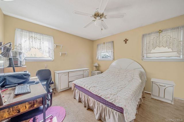 27 Trader Lane, Brentwood, NY 11717