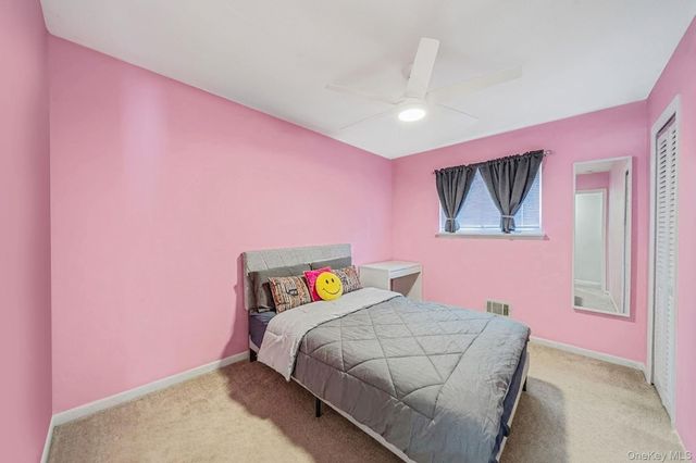 27 Trader Lane, Brentwood, NY 11717