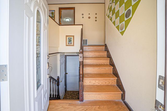 27 Trader Lane, Brentwood, NY 11717