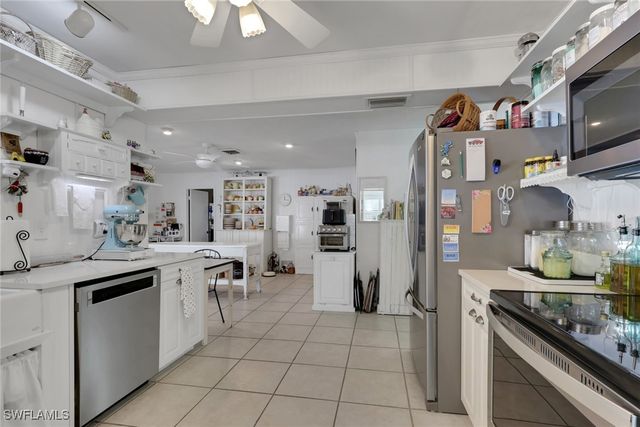 605 101st AVE N, Naples, FL 34108