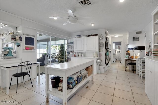 605 101st AVE N, Naples, FL 34108