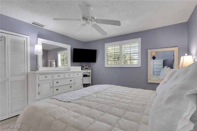 605 101st AVE N, Naples, FL 34108