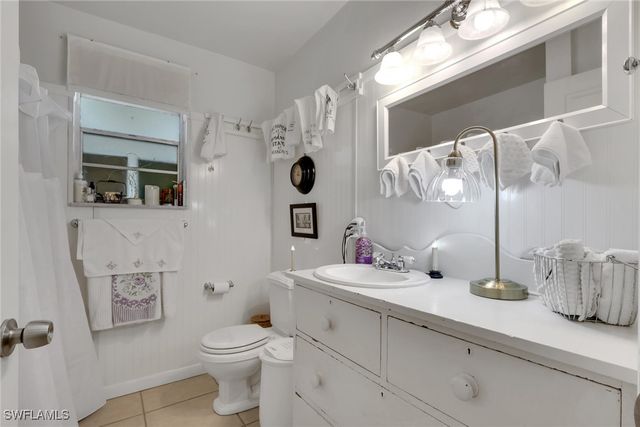 605 101st AVE N, Naples, FL 34108