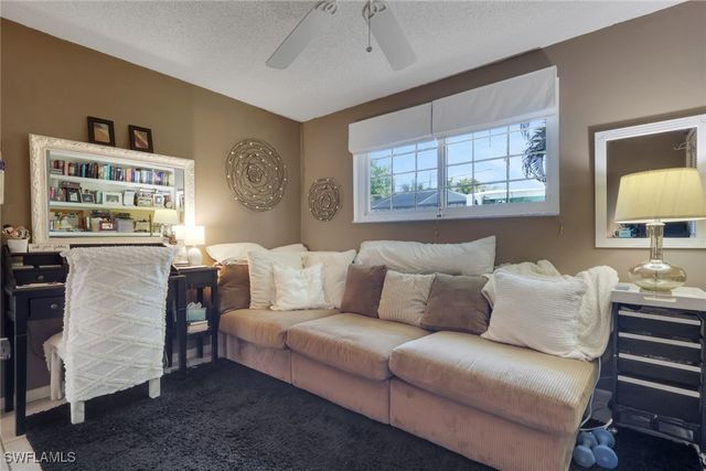 605 101st AVE N, Naples, FL 34108