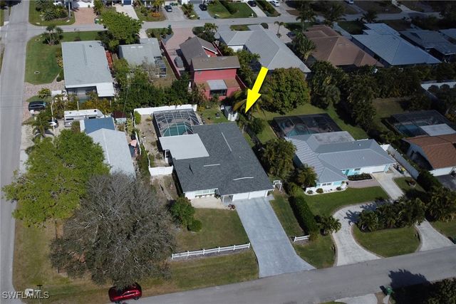 605 101st AVE N, Naples, FL 34108