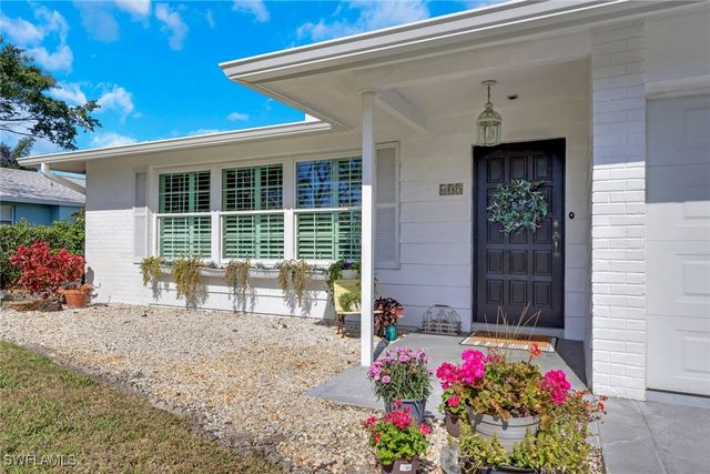 605 101st AVE N, Naples, FL 34108