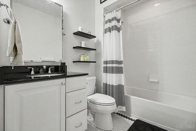 633 Athens Avenue, Cincinnati, OH 45226