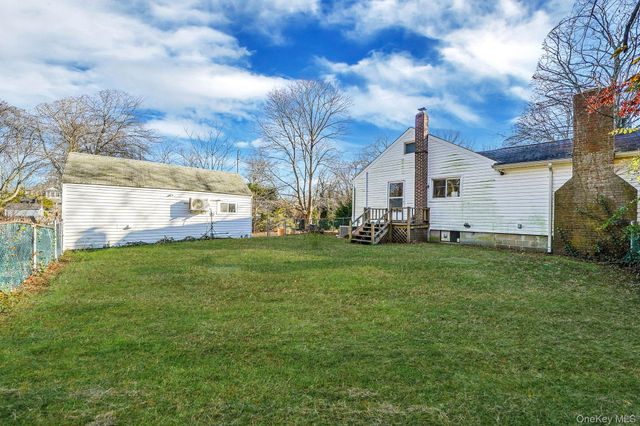 91 Tower Street, Sayville, NY 11782