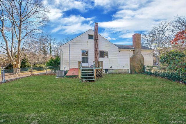 91 Tower Street, Sayville, NY 11782