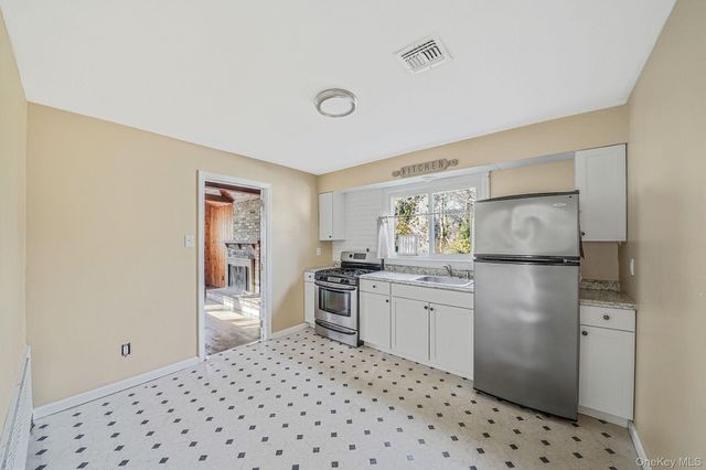 91 Tower Street, Sayville, NY 11782