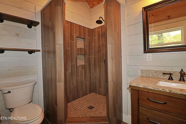 253 Hilltop Drive, Oneida, TN 37841